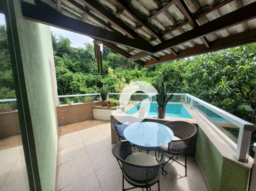 Foto 1 de Casa de Condomínio com 4 Quartos à venda, 260m² em Sapê, Niterói
