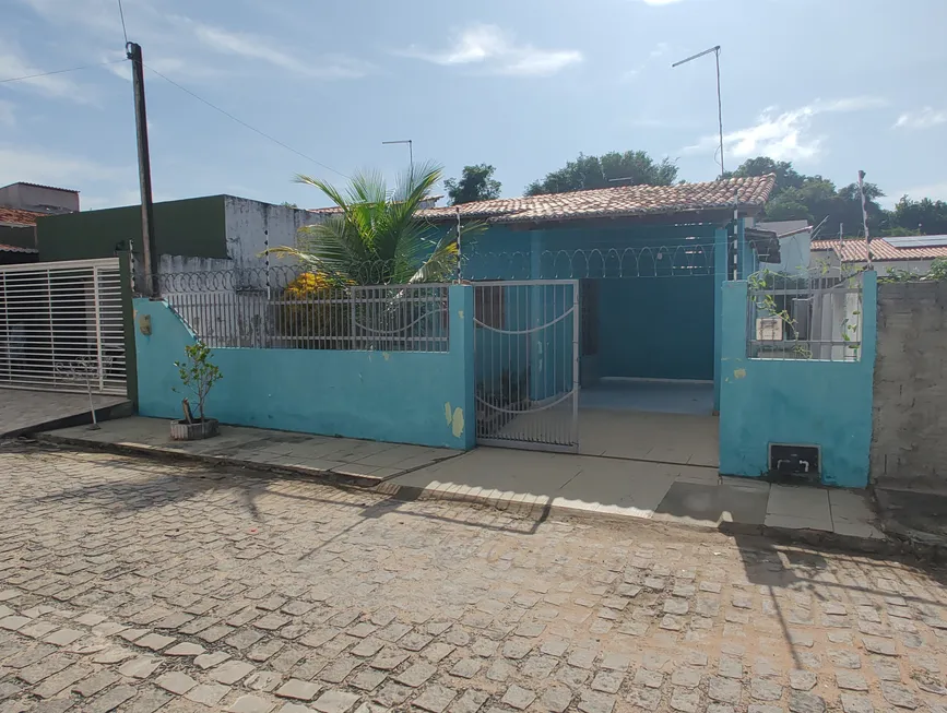 Foto 1 de Casa com 2 Quartos à venda, 90m² em Emaús, Parnamirim