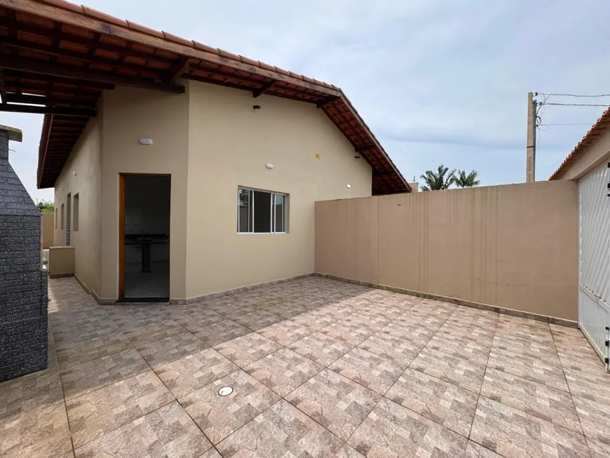 Foto 1 de Casa com 2 Quartos à venda, 69m² em Balneário Gaivota, Itanhaém