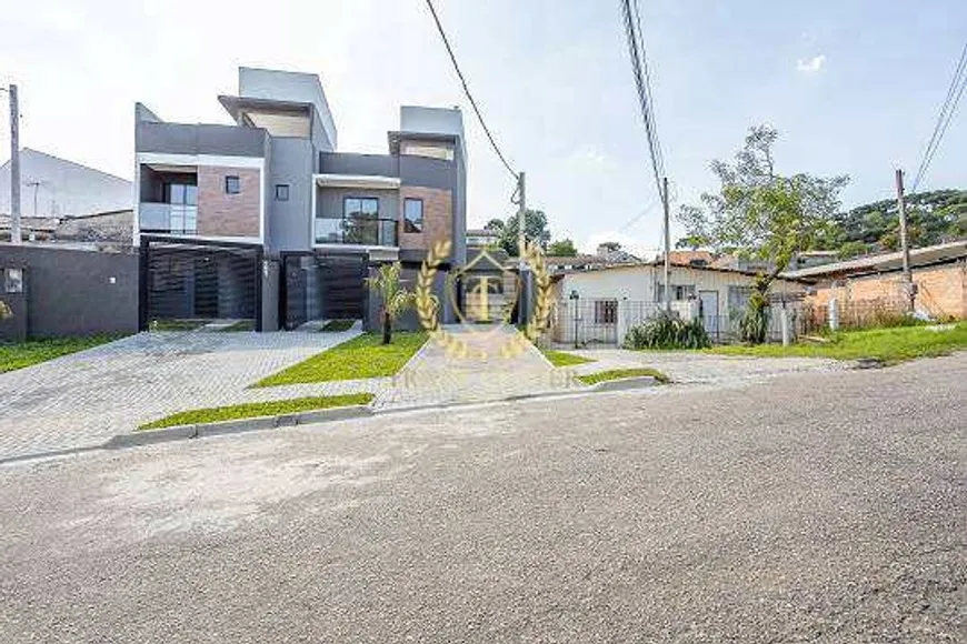 Foto 1 de Casa com 3 Quartos à venda, 126m² em Uberaba, Curitiba