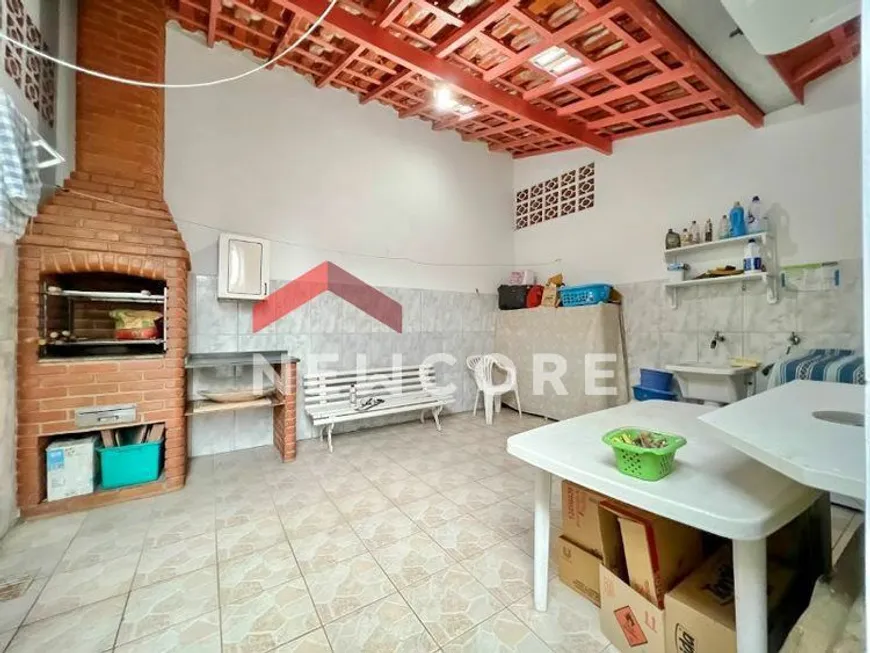 Foto 1 de Casa com 2 Quartos à venda, 72m² em Canto do Forte, Praia Grande