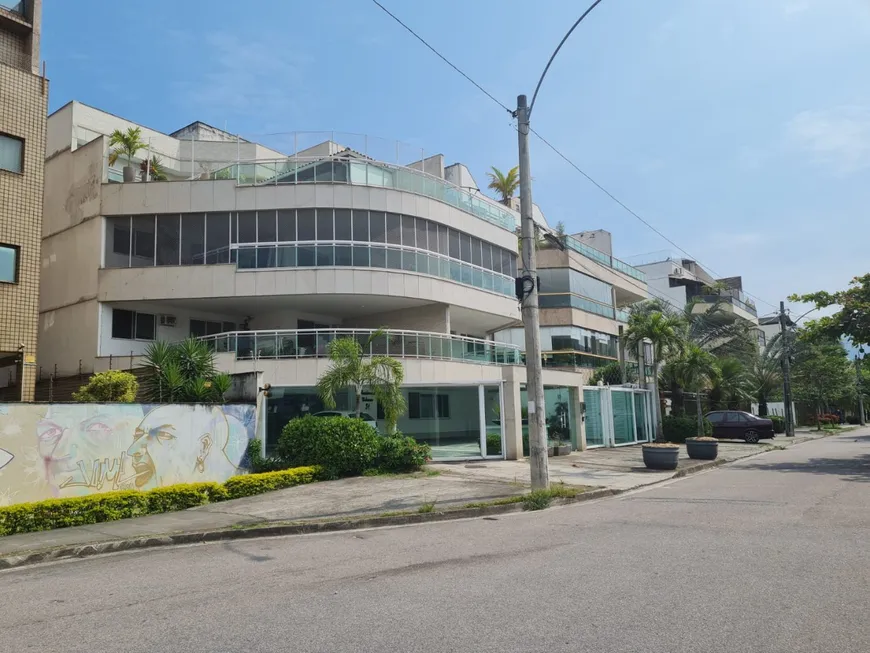 Foto 1 de Apartamento com 3 Quartos para alugar, 127m² em Recreio Dos Bandeirantes, Rio de Janeiro