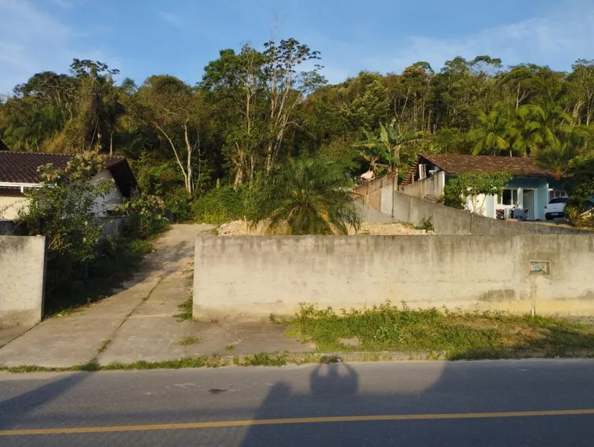 Foto 1 de Lote/Terreno à venda, 678m² em Profipo, Joinville