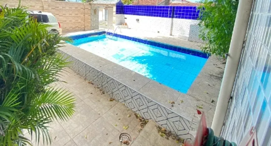 Foto 1 de Casa com 4 Quartos à venda, 150m² em Jardim do Jockey, Lauro de Freitas