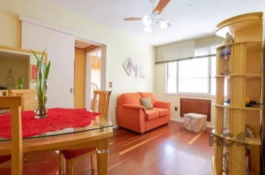 Foto 1 de Apartamento com 1 Quarto à venda, 42m² em Petrópolis, Porto Alegre