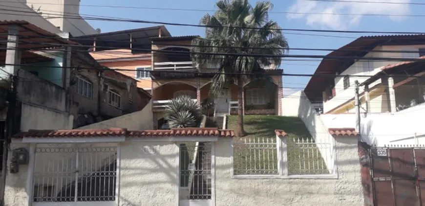 Foto 1 de Casa com 5 Quartos à venda, 200m² em Colubandê, São Gonçalo
