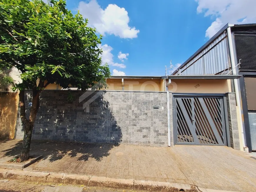 Foto 1 de Casa com 2 Quartos à venda, 135m² em Jardim São João Batista, São Carlos