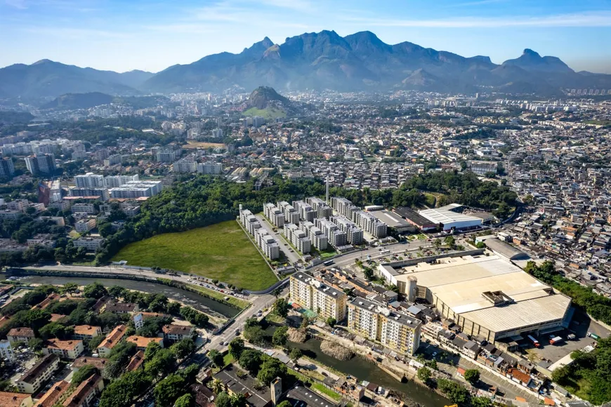 Foto 1 de Apartamento com 2 Quartos à venda, 36m² em Taquara, Rio de Janeiro