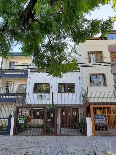 Foto 1 de Casa com 4 Quartos à venda, 137m² em Rio Branco, Porto Alegre