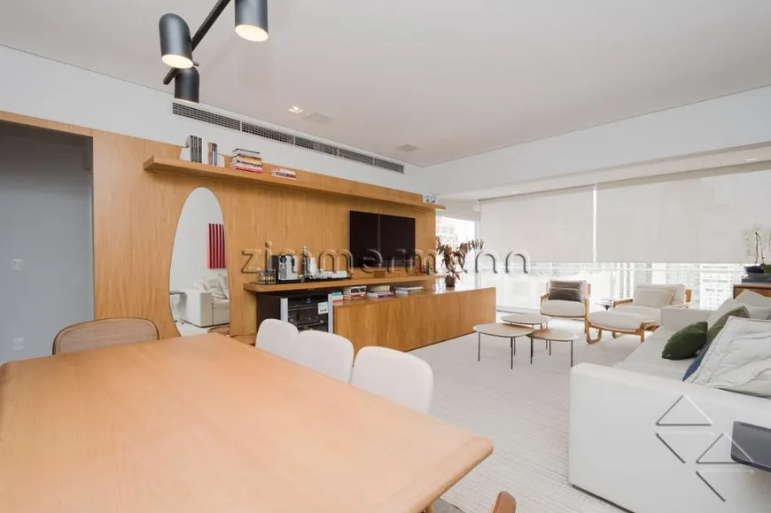 Foto 1 de Apartamento com 3 Quartos à venda, 133m² em Itaim Bibi, São Paulo