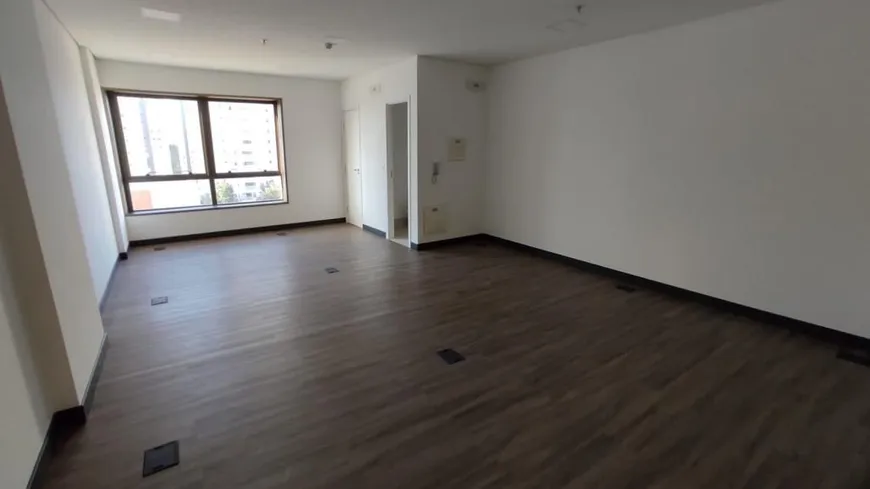 Foto 1 de Sala Comercial para venda ou aluguel, 47m² em Condomínio Royal Park, São José dos Campos