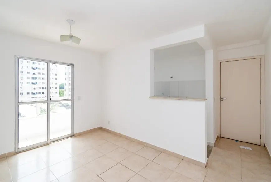 Foto 1 de Apartamento com 3 Quartos para alugar, 75m² em Setor Negrão de Lima, Goiânia