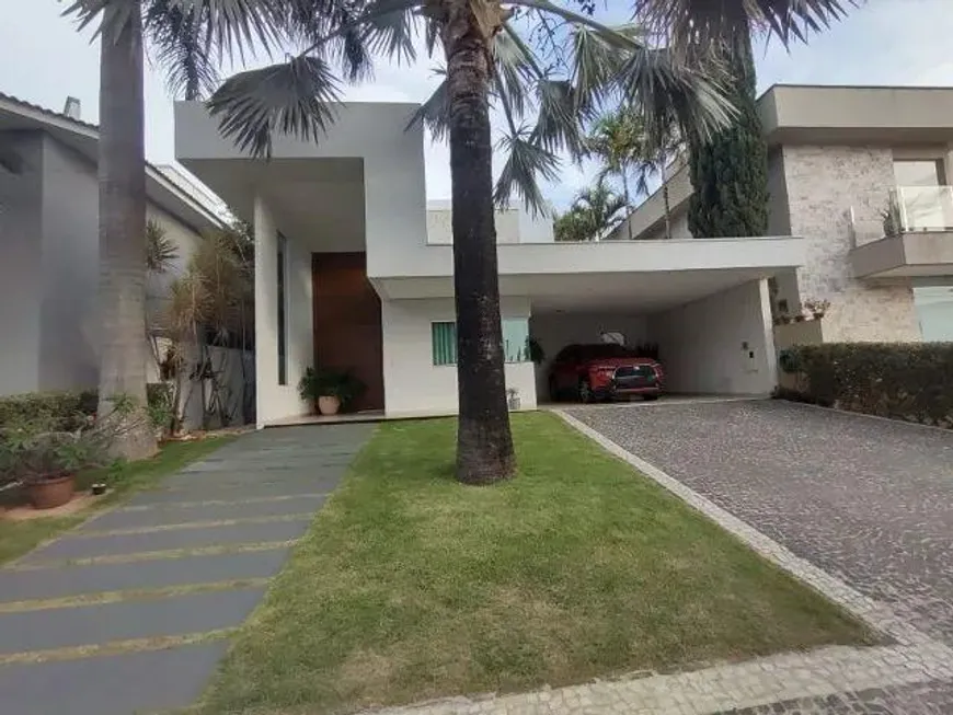 Foto 1 de Casa de Condomínio com 4 Quartos à venda, 269m² em Jardins Madri, Goiânia