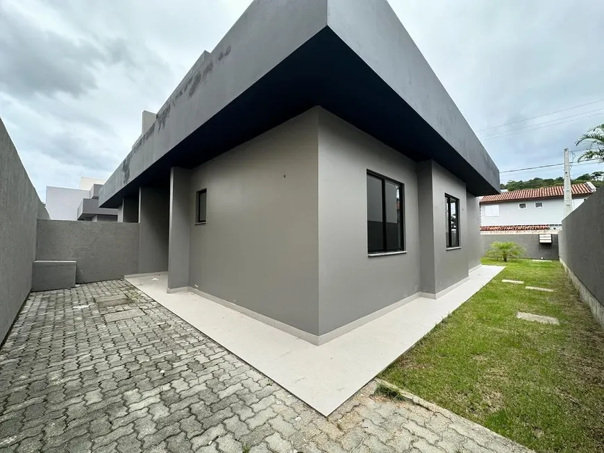 Foto 1 de Casa de Condomínio com 3 Quartos à venda, 100m² em Prainha, Caraguatatuba