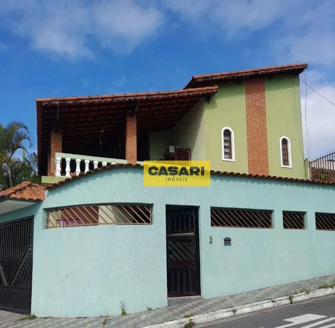 Foto 1 de Sobrado com 3 Quartos à venda, 220m² em Demarchi, São Bernardo do Campo