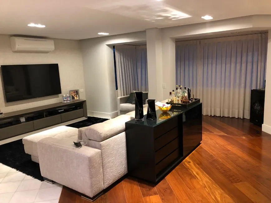 Foto 1 de Apartamento com 3 Quartos à venda, 166m² em Brooklin, São Paulo
