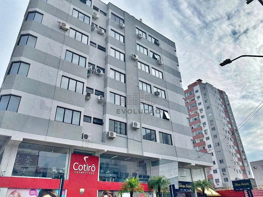 Foto 1 de Sala Comercial para alugar, 30m² em Kobrasol, São José