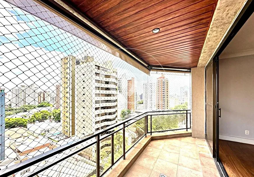 Foto 1 de Apartamento com 3 Quartos para alugar, 221m² em Cambuí, Campinas