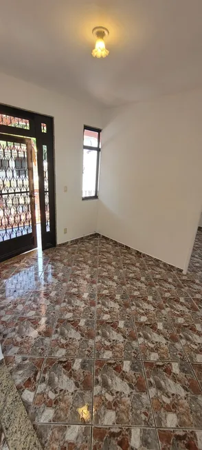 Foto 1 de Casa com 2 Quartos para alugar, 50m² em Curicica, Rio de Janeiro