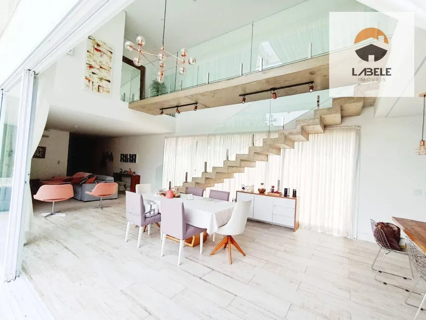 Foto 1 de Casa de Condomínio com 3 Quartos à venda, 327m² em Granja Viana, Carapicuíba