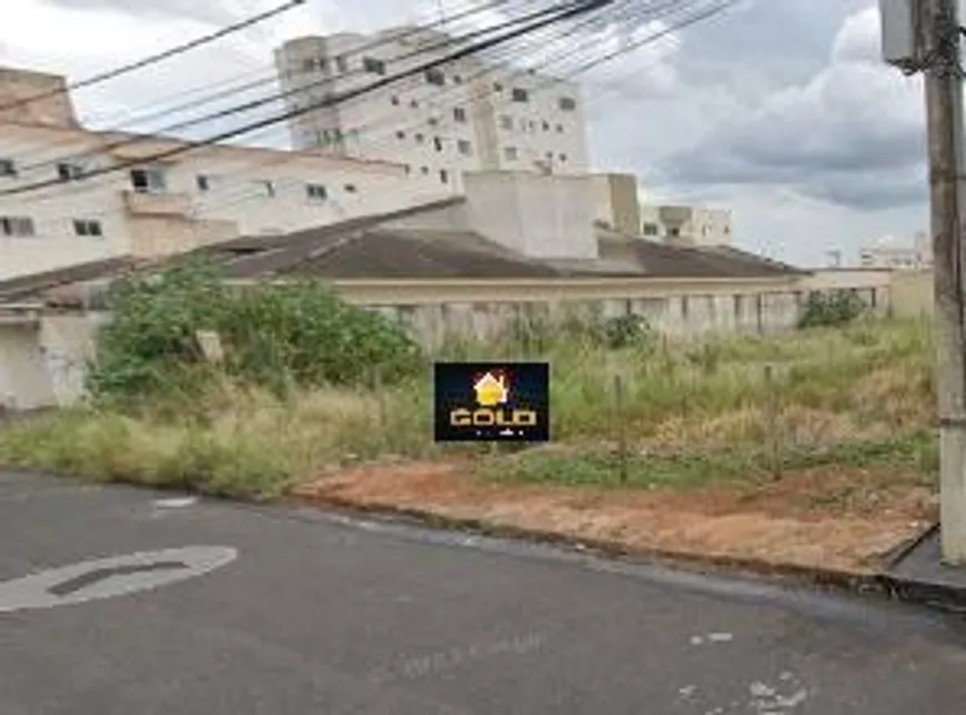 Foto 1 de Lote/Terreno à venda, 360m² em Santa Mônica, Uberlândia