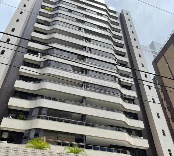 Foto 1 de Apartamento com 4 Quartos à venda, 136m² em Itaigara, Salvador