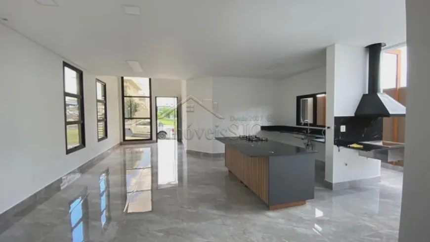 Foto 1 de Casa de Condomínio com 3 Quartos à venda, 250m² em Jardim Sao Gabriel, Jacareí
