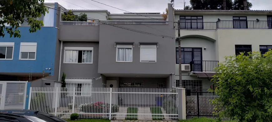 Foto 1 de Sobrado com 3 Quartos à venda, 173m² em Hugo Lange, Curitiba