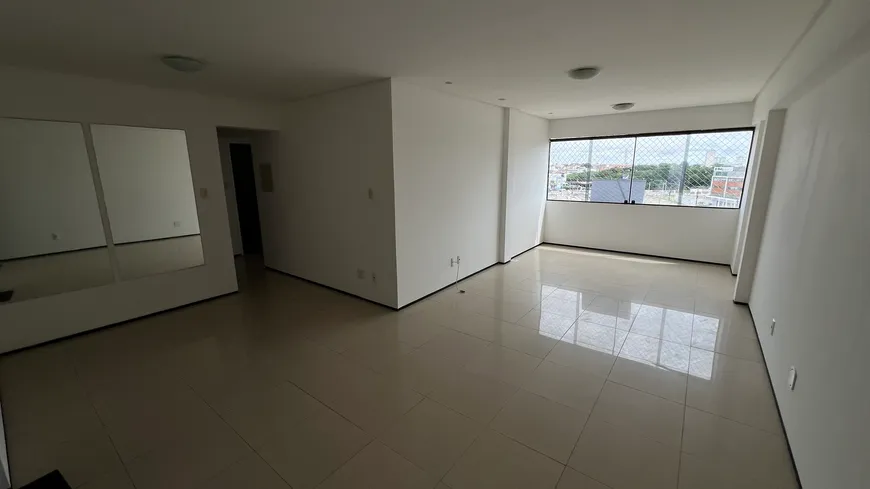 Foto 1 de Apartamento com 3 Quartos para alugar, 110m² em Cohama, São Luís