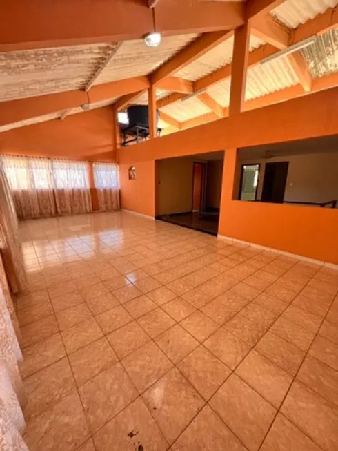 Foto 1 de Casa com 5 Quartos para alugar, 360m² em Cavaleiros, Macaé