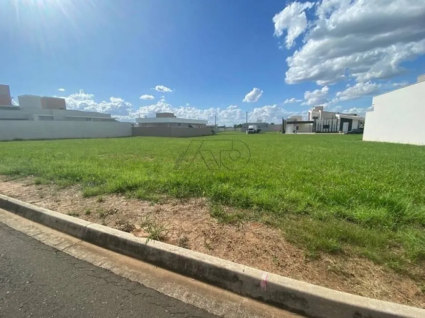 Foto 1 de Lote/Terreno à venda, 250m² em Jardim Torrezan, Saltinho