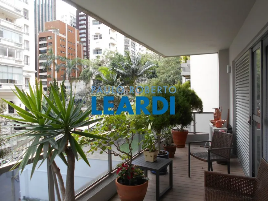 Foto 1 de Apartamento com 4 Quartos à venda, 320m² em Jardim América, São Paulo