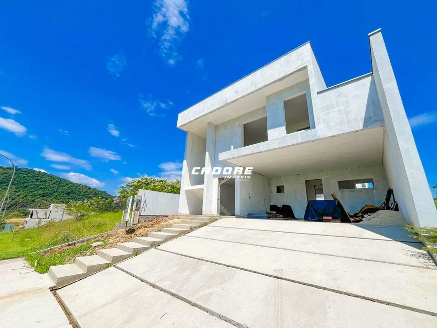 Foto 1 de Casa com 3 Quartos à venda, 220m² em Ponta Aguda, Blumenau