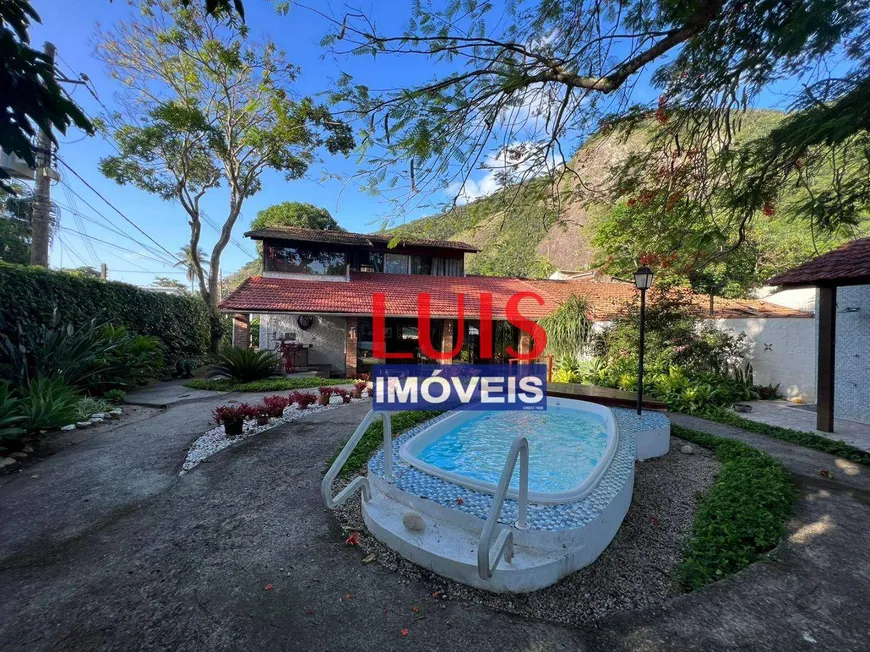 Foto 1 de Casa com 4 Quartos à venda, 200m² em Itacoatiara, Niterói