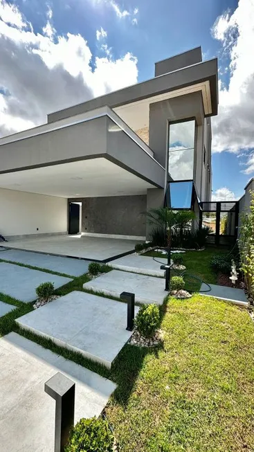 Foto 1 de Casa de Condomínio com 4 Quartos à venda, 250m² em Morada dos Nobres, Cuiabá