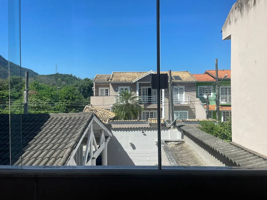 Foto 1 de Casa de Condomínio com 4 Quartos para alugar, 220m² em Vargem Pequena, Rio de Janeiro