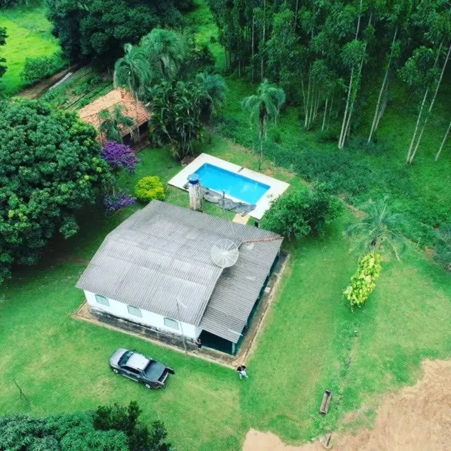 Foto 1 de Fazenda/Sítio com 3 Quartos à venda, 500m² em Zona Rural, Goianápolis