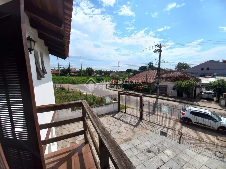 Foto 1 de Casa com 3 Quartos à venda, 200m² em Vila Nova, Porto Alegre