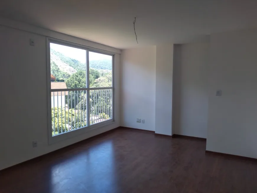 Foto 1 de Apartamento com 3 Quartos à venda, 200m² em Itaipava, Petrópolis