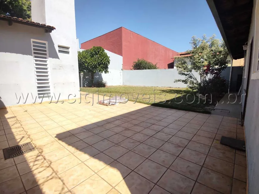 Foto 1 de Casa com 3 Quartos à venda, 230m² em Jardim Santo Antônio, Goiânia