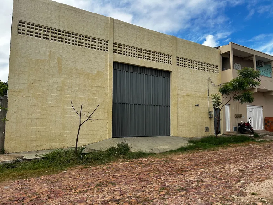 Foto 1 de Galpão/Depósito/Armazém com 3 Quartos para alugar, 450m² em Limoeiro, Juazeiro do Norte