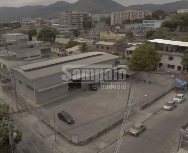 Foto 1 de Galpão/Depósito/Armazém à venda, 600m² em Campo Grande, Rio de Janeiro