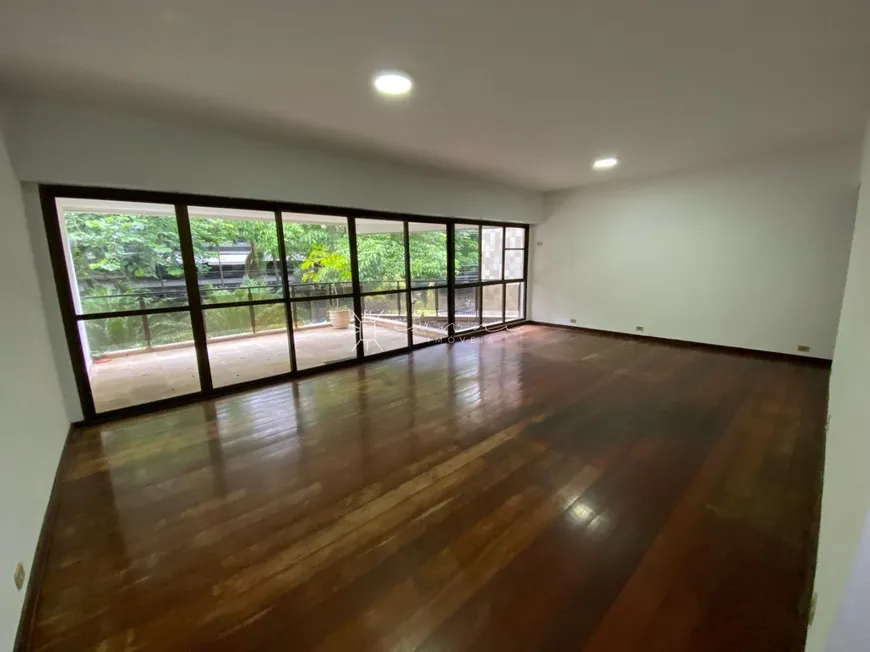 Foto 1 de Apartamento com 4 Quartos à venda, 170m² em Jardim Oceanico, Rio de Janeiro