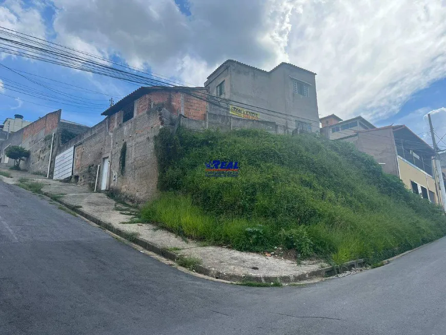 Foto 1 de Casa com 6 Quartos à venda, 180m² em Brasil Industrial, Belo Horizonte