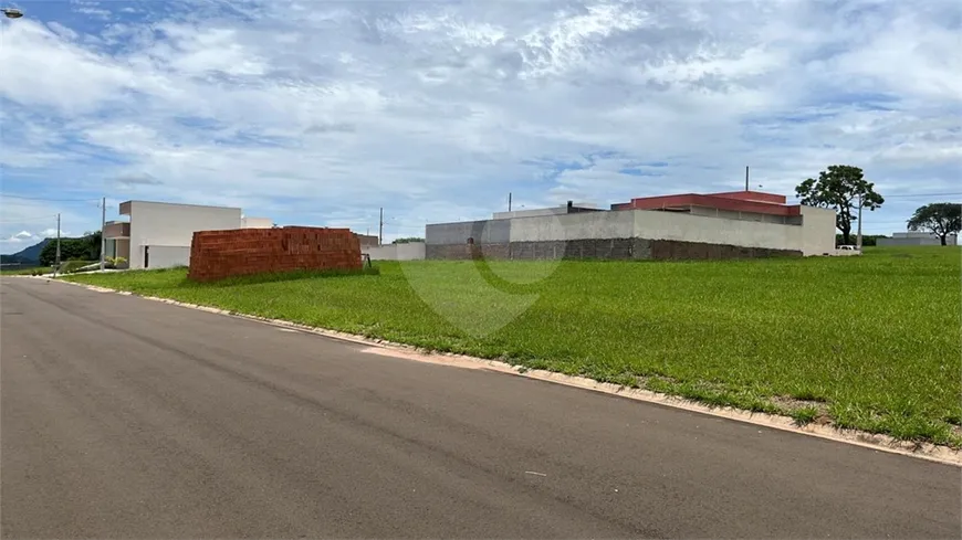 Foto 1 de Lote/Terreno à venda, 420m² em Centro, Analândia