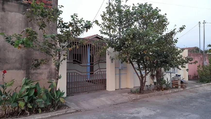 Foto 1 de Casa com 2 Quartos à venda, 60m² em Loteamento Belita Costa Marques, Cuiabá