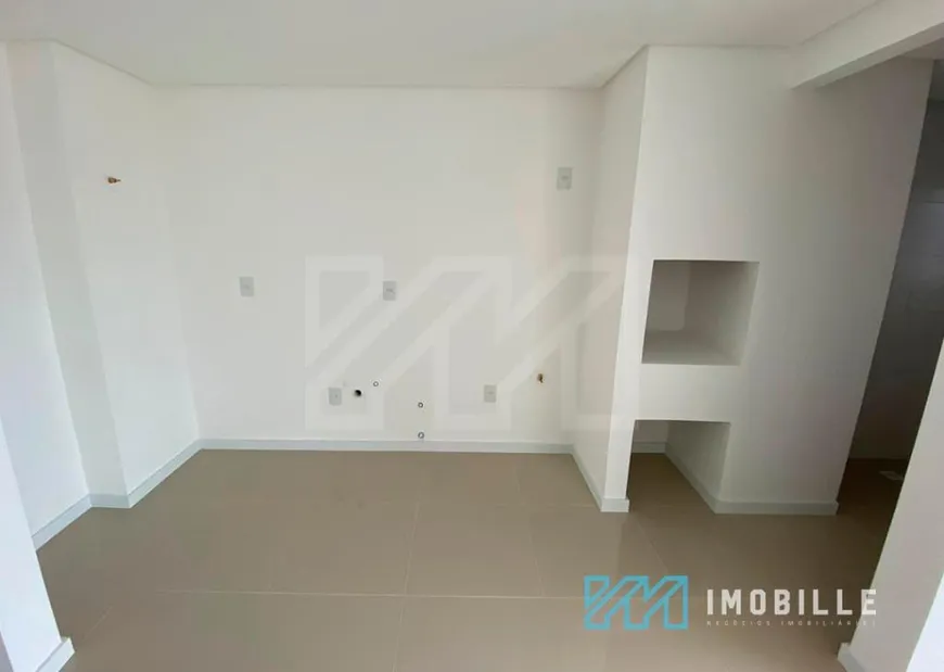 Foto 1 de Apartamento com 3 Quartos à venda, 76m² em Centro, Balneário Camboriú