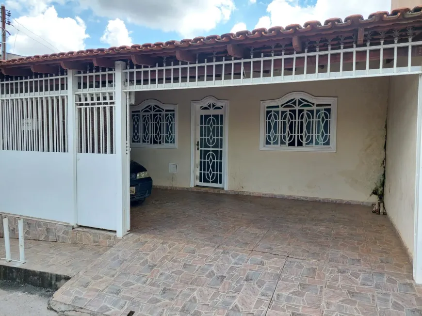 Foto 1 de Casa com 2 Quartos à venda, 140m² em Samambaia Norte, Brasília