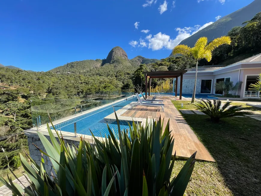 Foto 1 de Casa de Condomínio com 5 Quartos à venda, 1200m² em Araras, Petrópolis