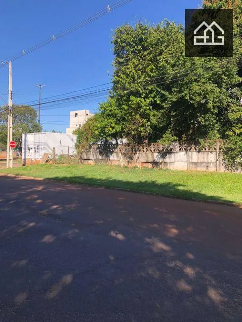 Foto 1 de Lote/Terreno à venda, 532m² em Centro, Cascavel